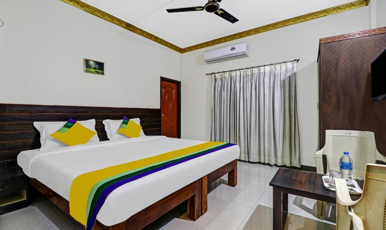 Lee Comfort Kushalnagar Exterior photo