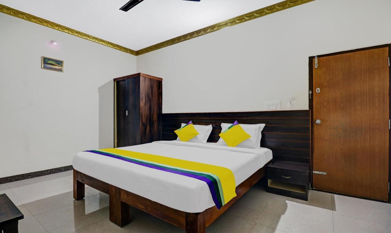 Lee Comfort Kushalnagar Exterior photo