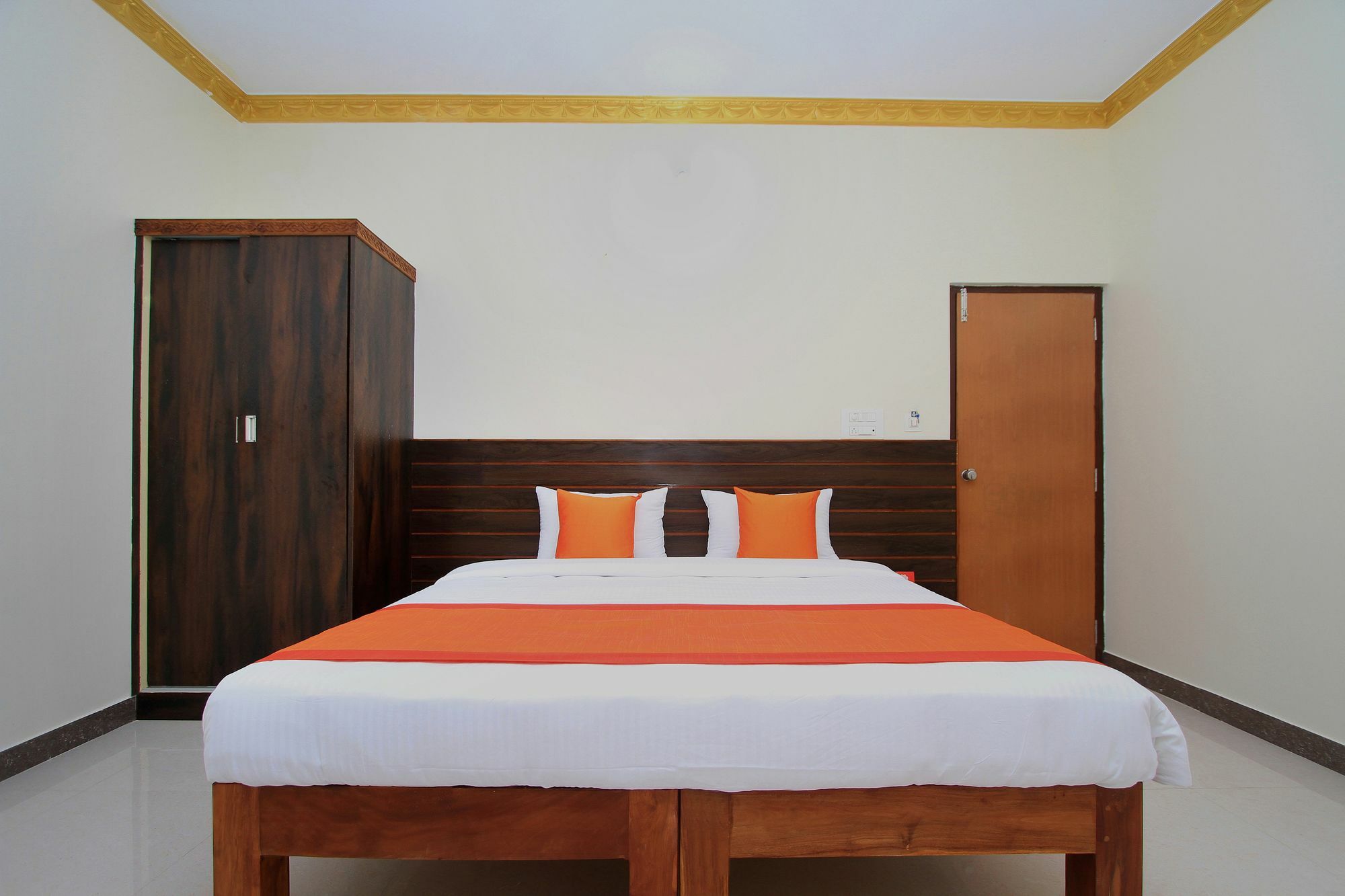Lee Comfort Kushalnagar Exterior photo